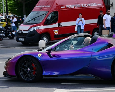 Andrew Tate alquilaba supercoches para parecer 'superrico', según su abogado