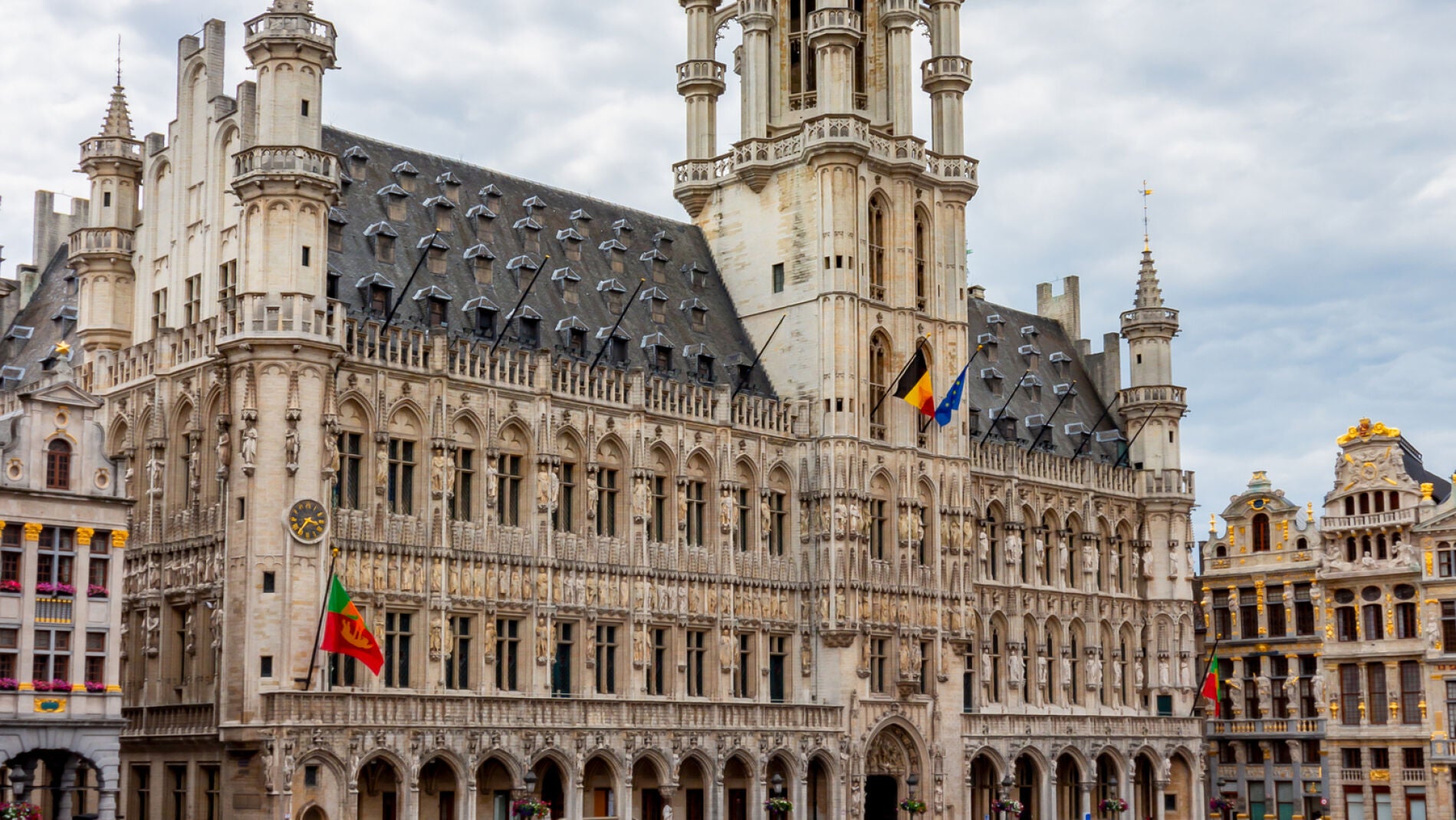 Bélgica: citan a inmigrantes para regularizarlos y es para expulsarlos