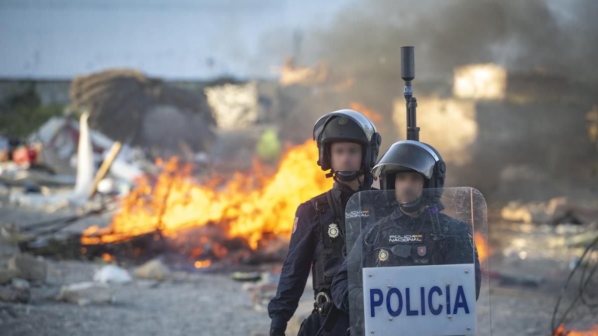 Ataques a trabajadores humanitarios en Ceuta fuerzan retiradas por seguridad