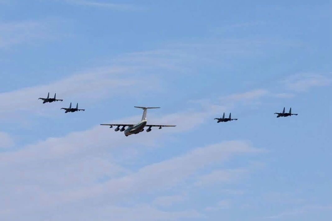 Argelia despliega cazas Su-30 y avión cisterna en Níger: giro militar