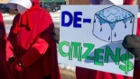 El sitio web de una madre revela quién se beneficia de ICE y el DHS lo llama amenaza