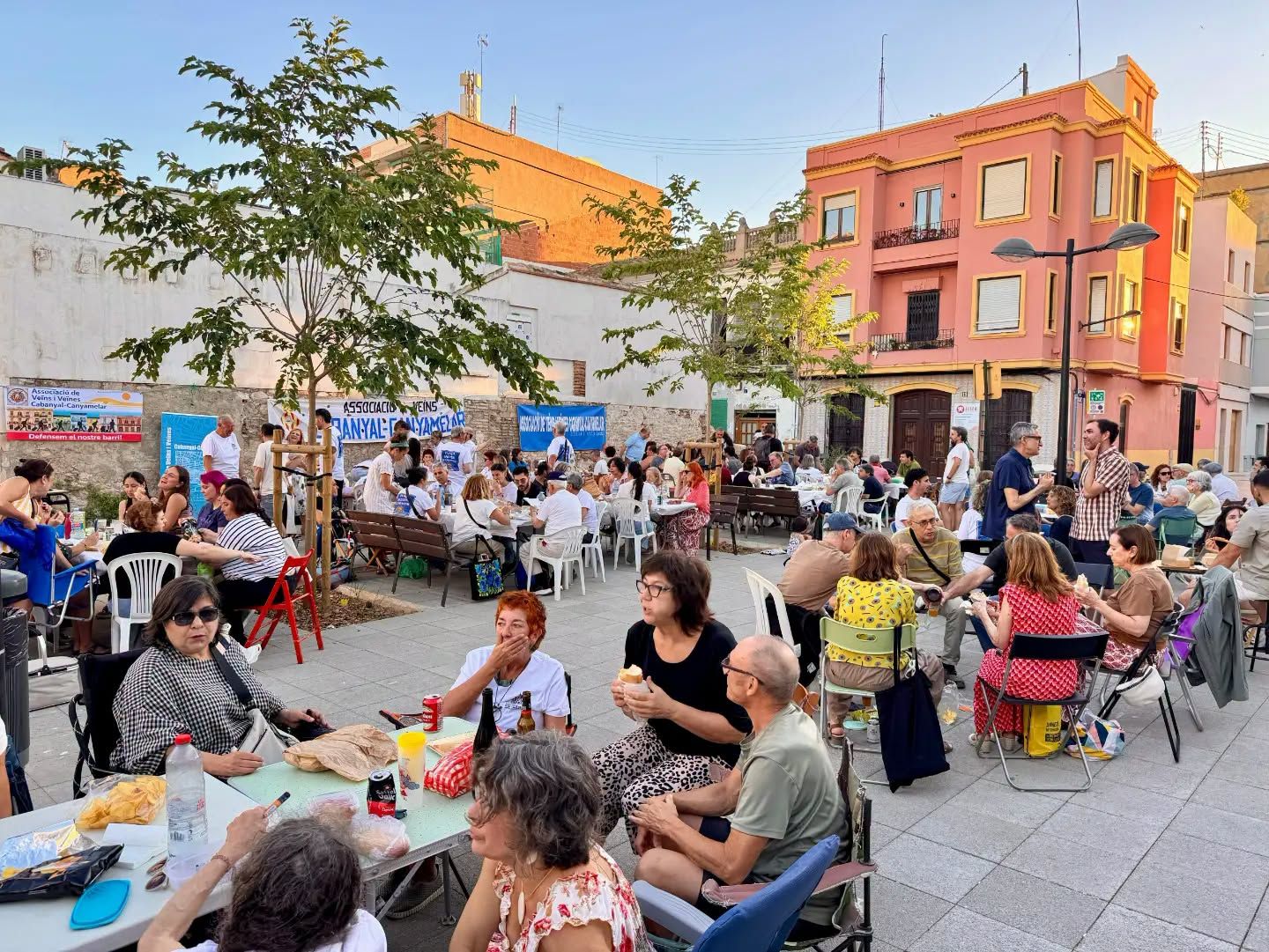 Vecinos de Valencia convocan un gran ‘sopar a la fresca’ en la Malvarrosa