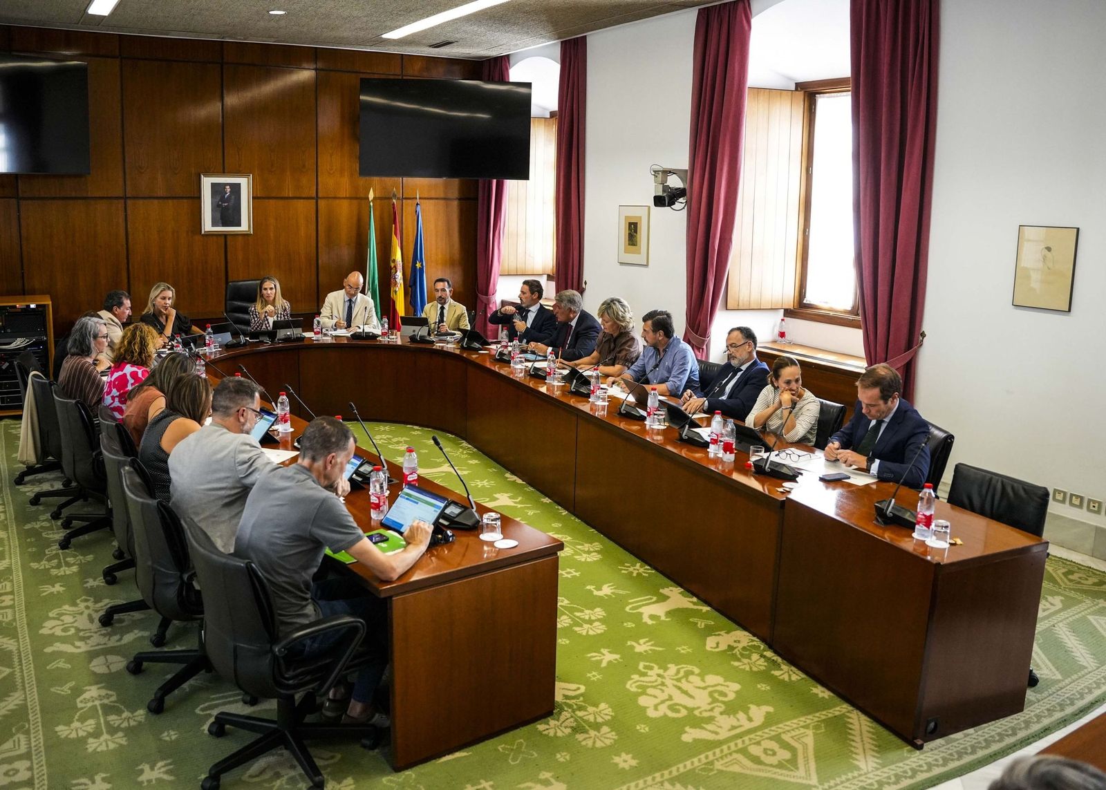 PP y Vox pierden su primer pulso en el Parlamento andaluz por Ceuta