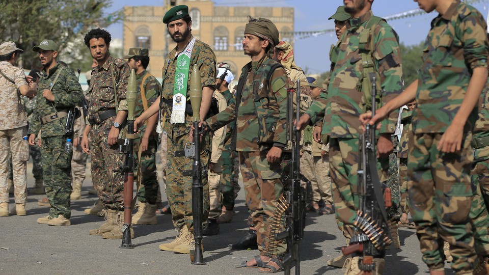 Hutíes toman Bab el-Mandeb: golpe a EE.UU. y Arabia Saudita