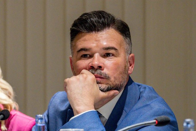 Rufián responde a la expulsión de Vázquez: "Yo enseñé una impresora y maduré"