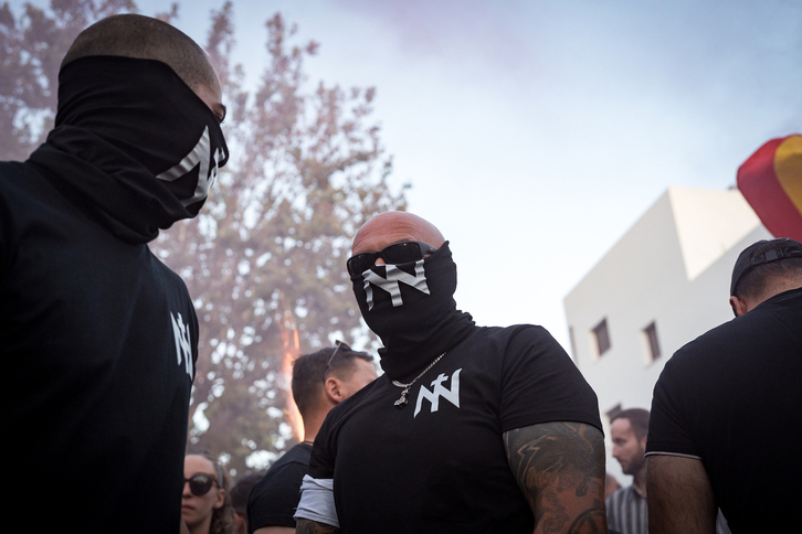 Camiseta neonazi en Berriozar: militares y ley de neutralidad