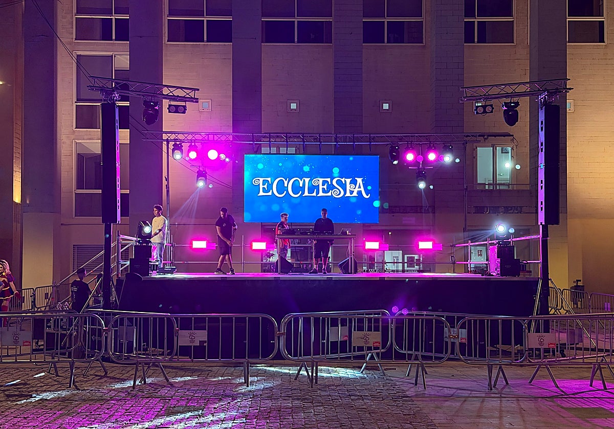 Fracaso de la fiesta universitaria en Puerto Real: 5.300 euros y nadie asiste