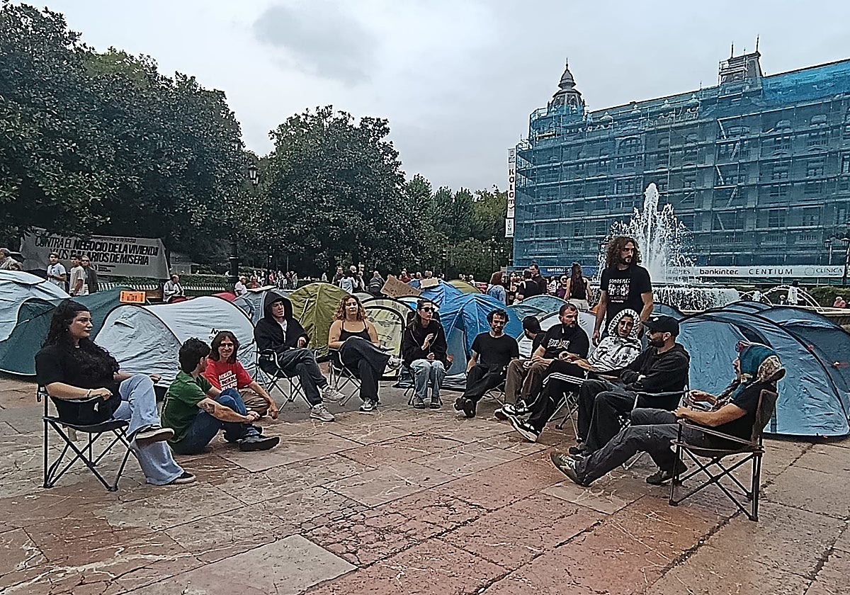 Tres detenidos por agresión ultra en la acampada de Oviedo