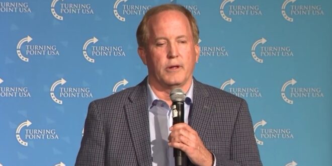Paxton investiga a pediatras por vacunar a niños en Texas