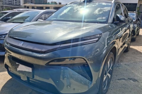 2025 BYD tang L