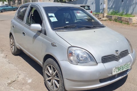 2001 Toyota Vitz