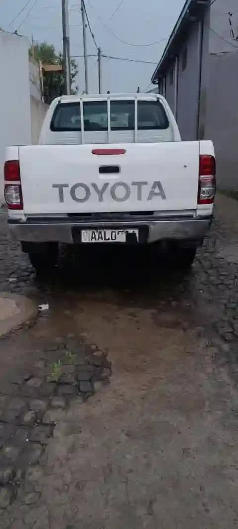2006 Toyota Hilux for sale in ADDIS ABABA, 5,400,000 Birr, photo 1