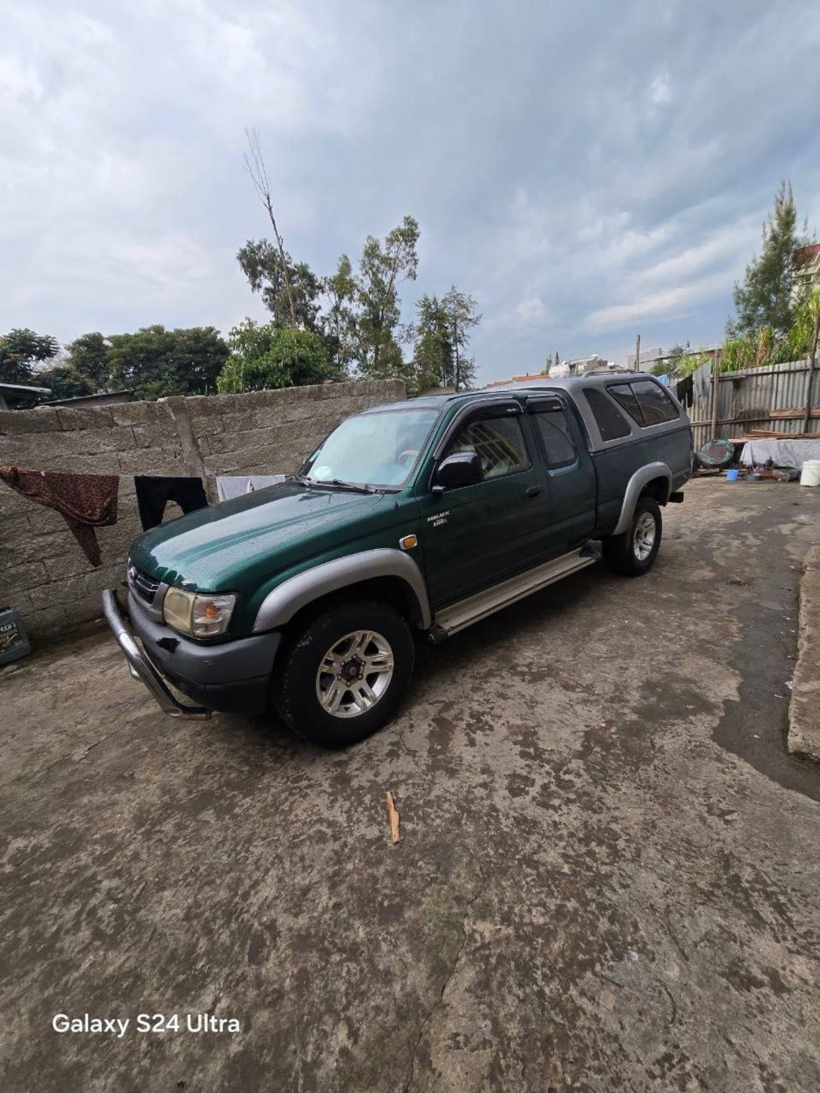 2005 Toyota Hilux Extra cab for sale in Addis Ababa, 3,300,000 Birr, photo 4