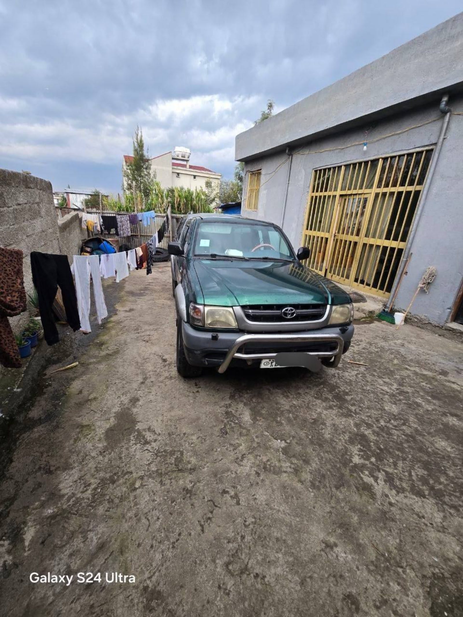 2005 Toyota Hilux Extra cab for sale in Addis Ababa, 3,300,000 Birr, photo 1
