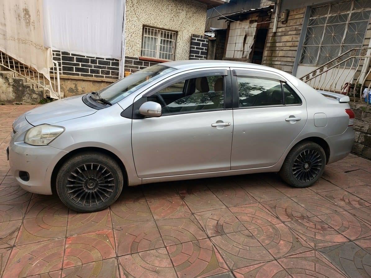 2010 Toyota Yaris Belta for sale in Addis Ababa, 2,400,000 Birr, photo 2