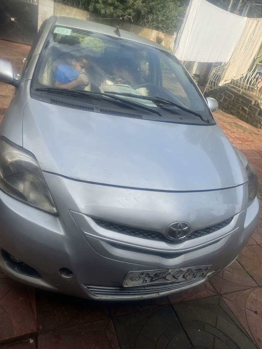 2010 Toyota Yaris Belta for sale in Addis Ababa, 2,400,000 Birr, photo 4
