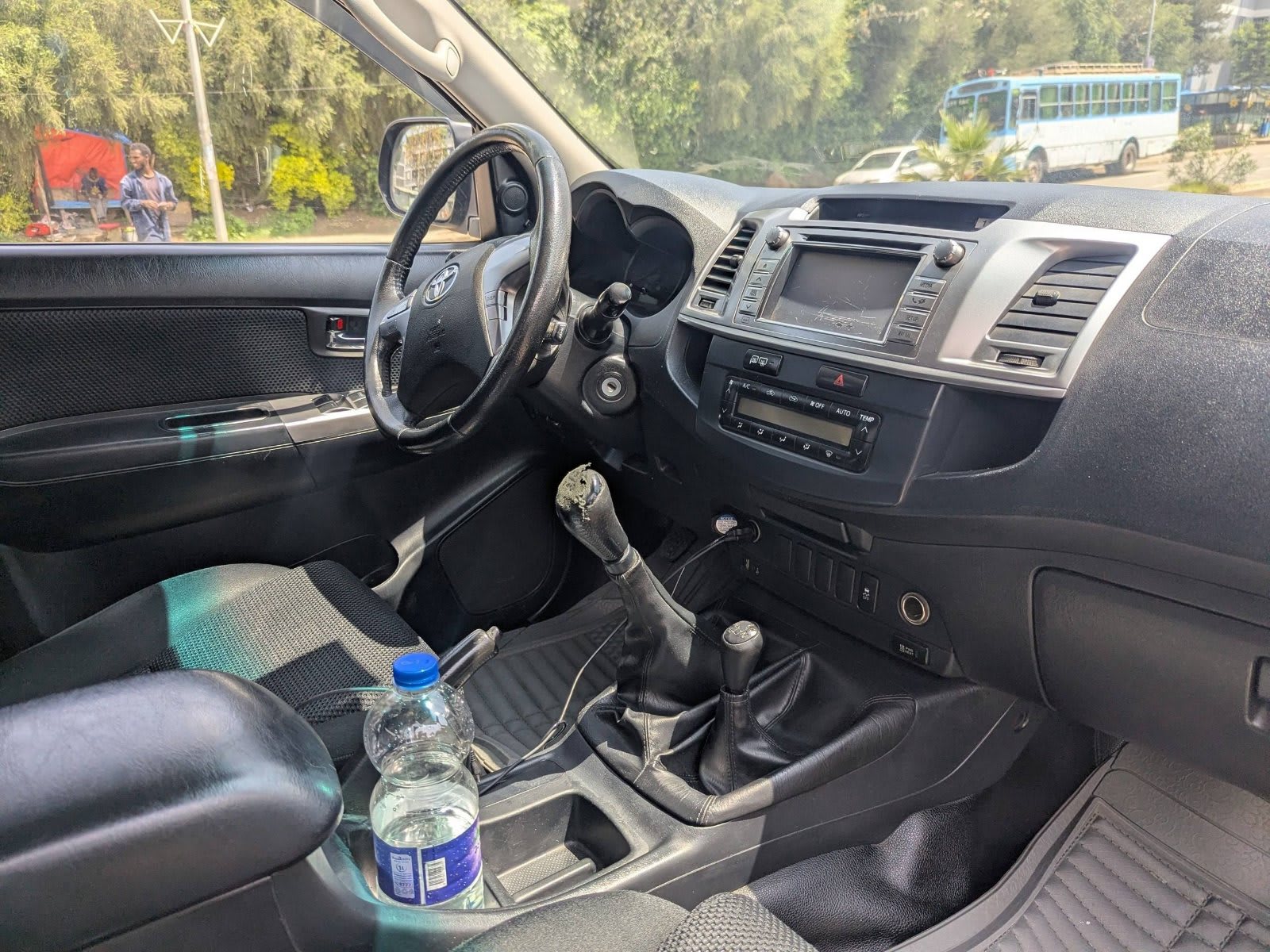 2015 Toyota Hilux for sale in Addis Ababa, 9,000,000 Birr, photo 2