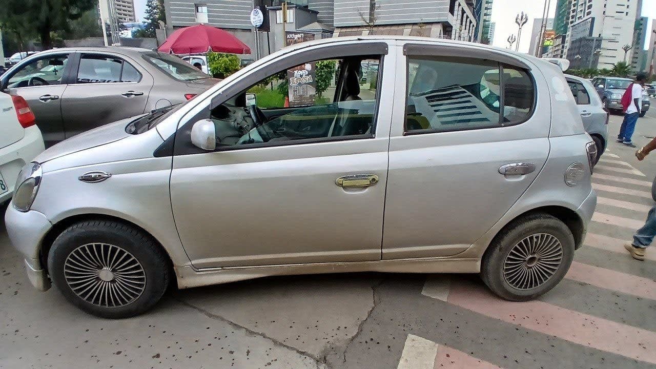 2001 Toyota Vitz for sale in Addis Ababa, 2,200,000 Birr, photo 4