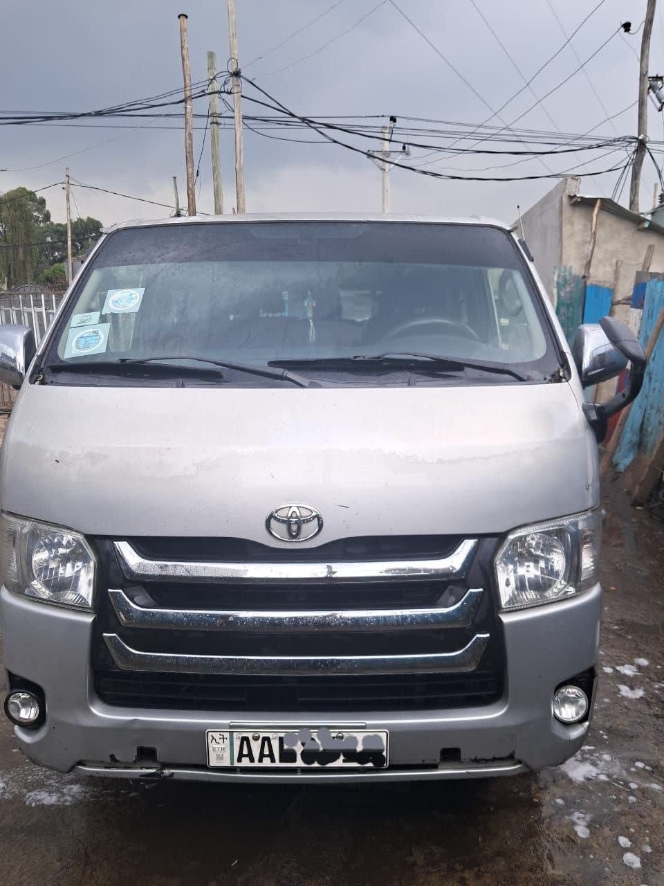 2017 Toyota Hiace for sale in Addis Ababa, 6,600,000 Birr, photo 2
