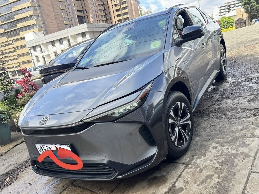 2023 Toyota Bz4x ultra for sale in Addis Ababa, 6,200,000 Birr, photo 2