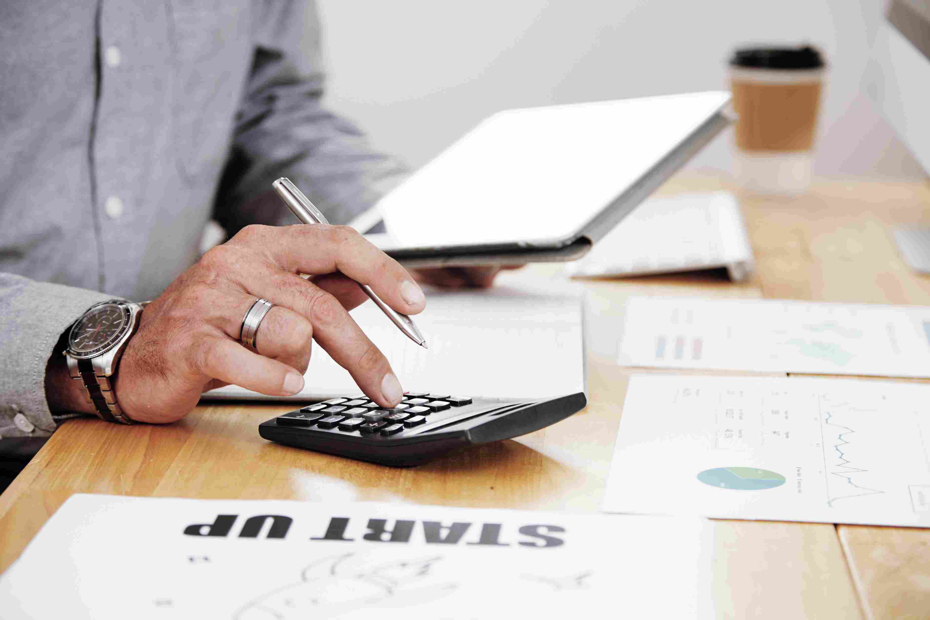 How Are CFD Profits Actually Calculated? Full Worked Examples for 2026