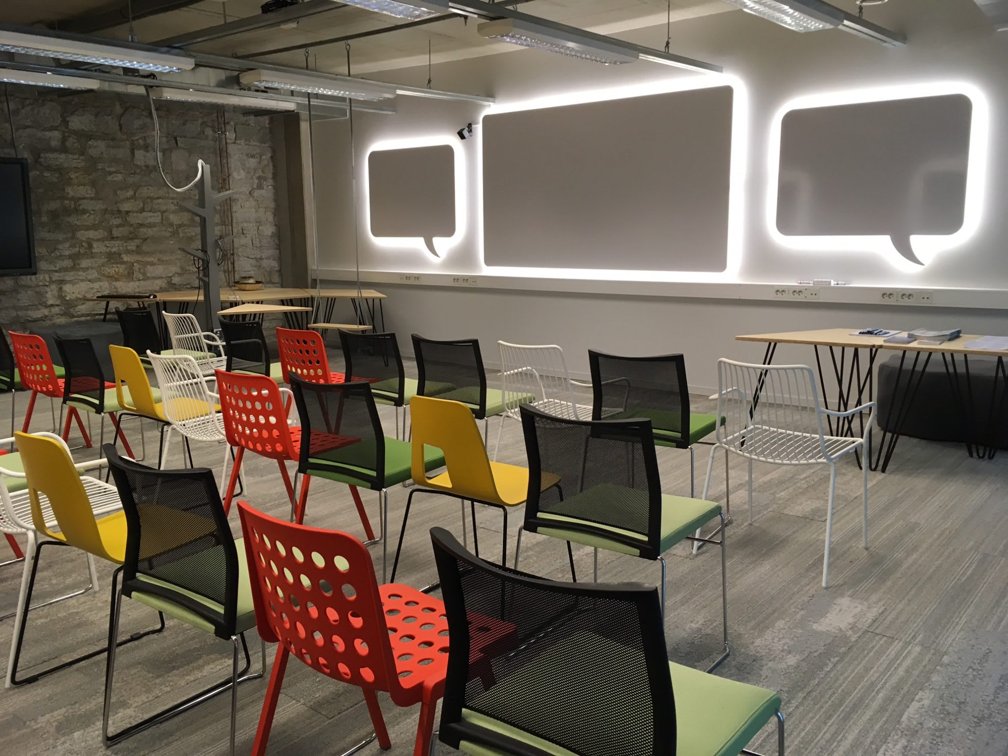 Seminar room for 25 persons on the 2nd floor of Walter Zapp building.  The room is equipped with projector, free Wireless WLAN, whiteboard, and flipchart.