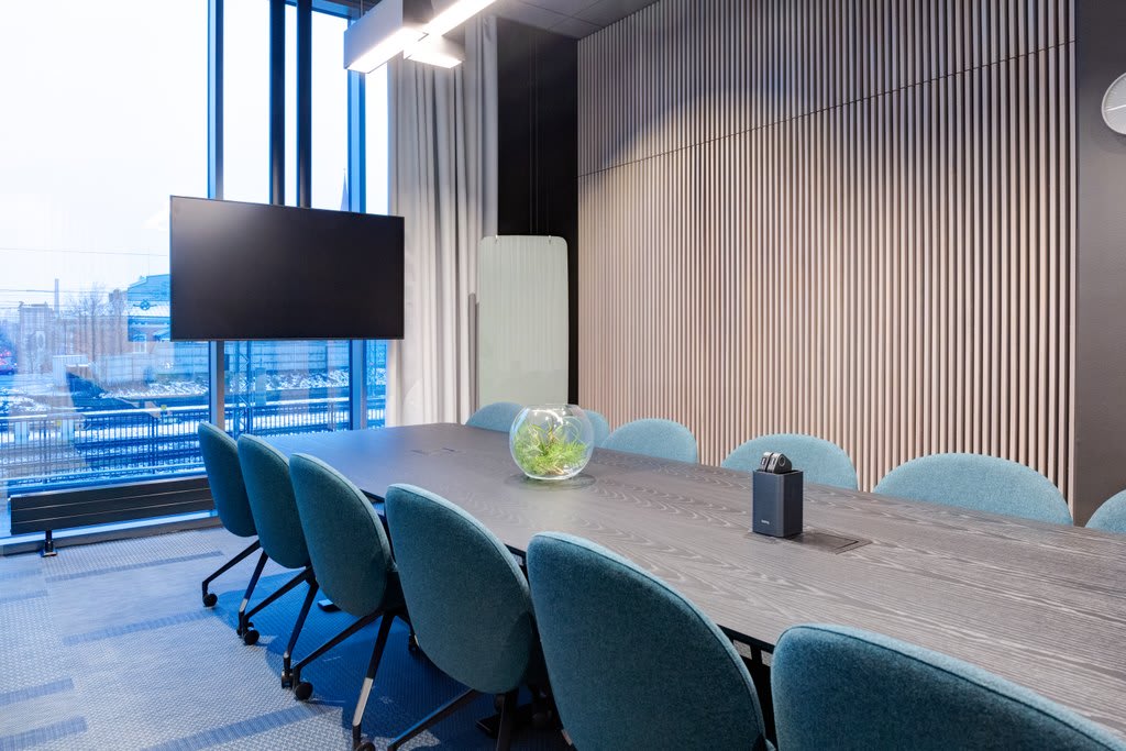 Meeting room for 12 located in the heart of Tampere and has great traffic connections. The room is finished to high specifications and it includes AV screen, movable whiteboard, high speed Wi-Fi and office equipment.