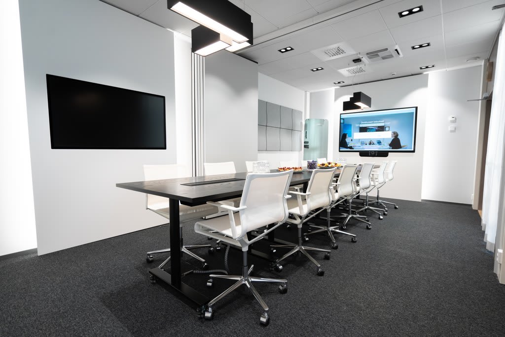 Video conference/meeting room for 12 located close to the Helsinki-Vantaa airport, which has great international connections. The room is finished to high specifications and it includes AV-screen, video camera, whiteboard and high speed Wi-FI and office equipment.