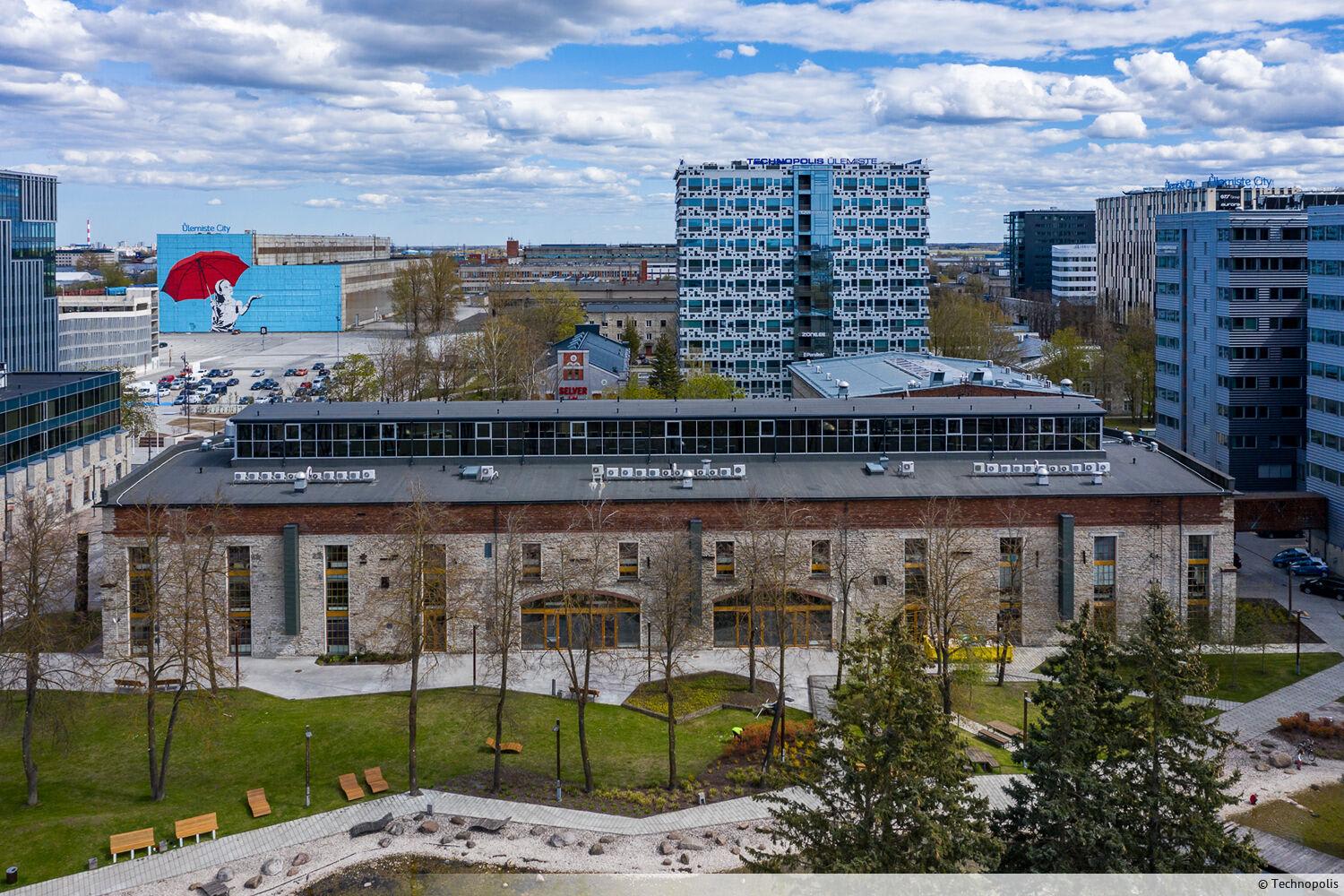 Office space for rent on the 3rd floor in the Lõõtsa 6 building. The office space has a meeting room, a kitchenette and an open office area.