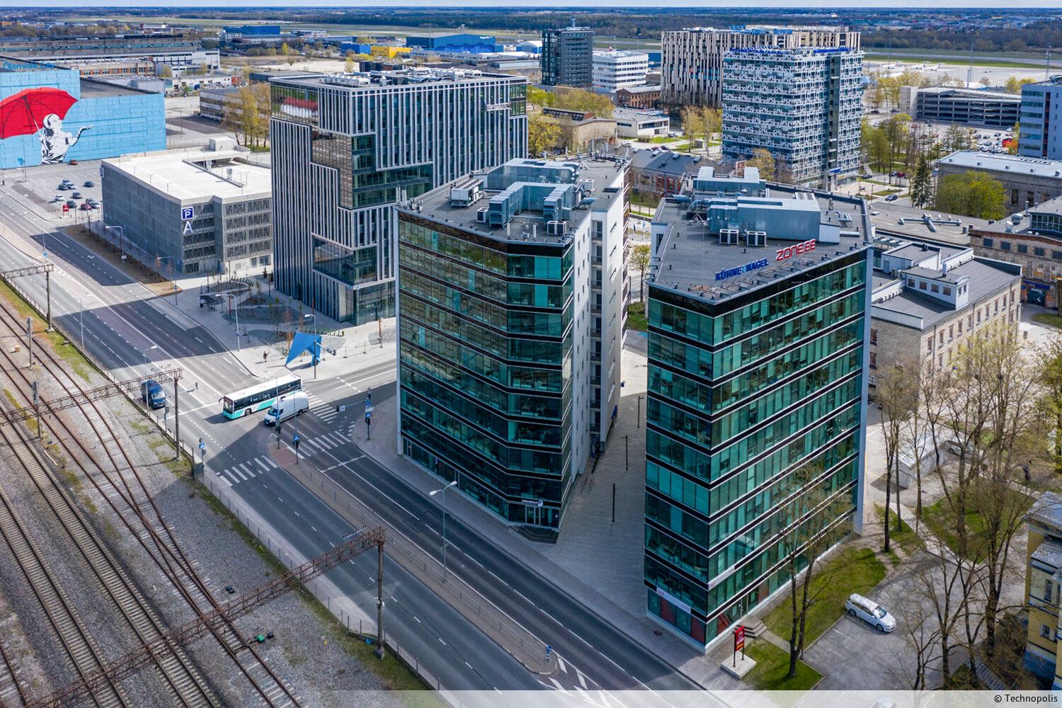 Office space for rent on the fifth floor of Lõõtsa 2B building. The windows of the office open to the east.