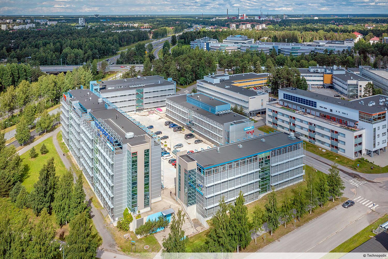 A modern office space on the third floor for rent in Technopolis Kontinkangas campus, which in its current form consists of an open-plan space. The property offers excellent services to its tenants.