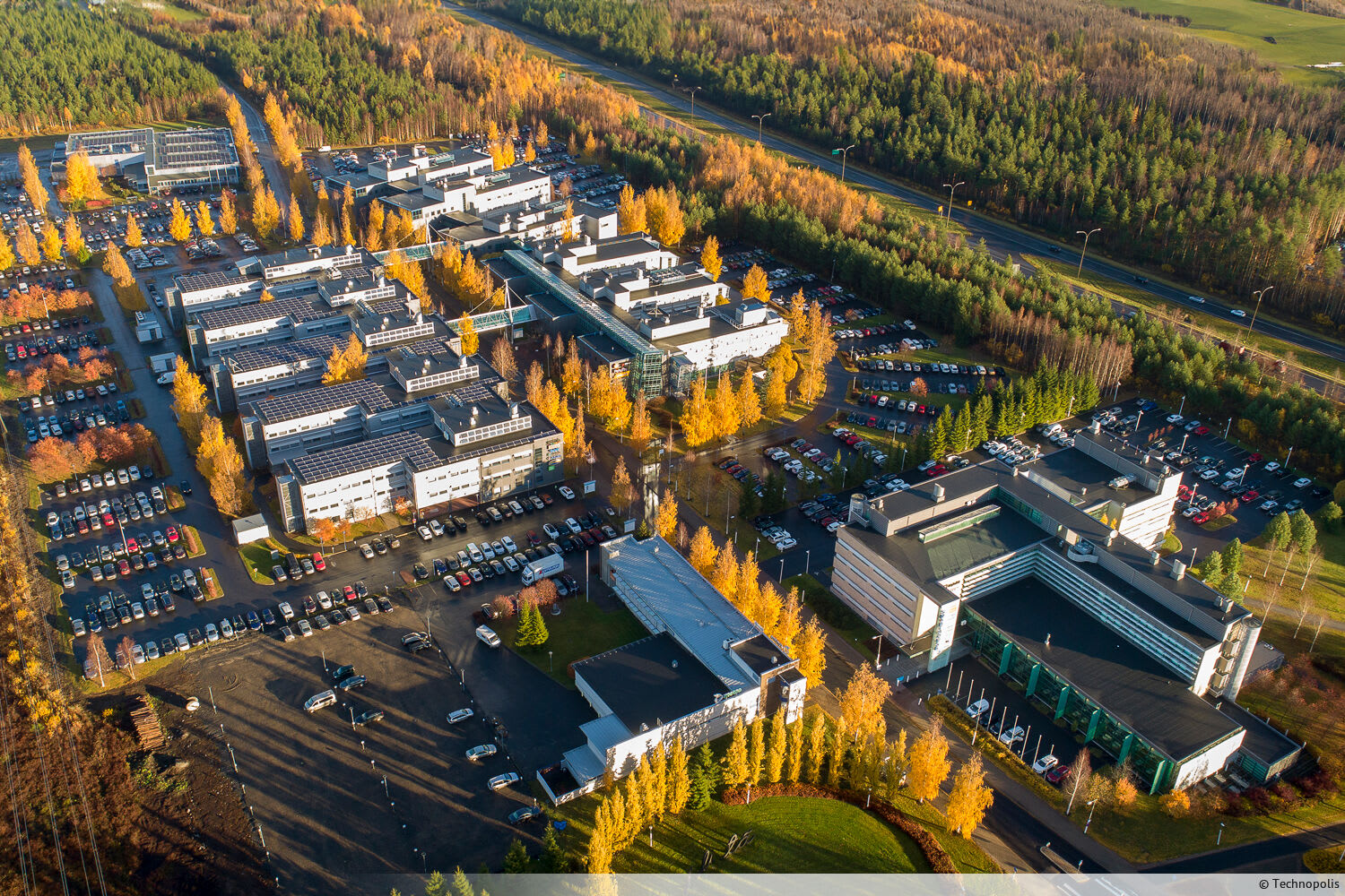 A 1st floor storage space available for lease at Technopolis Linnanmaa Elektroniikkatie. The campus is located next to good transport connections, close to the center of Oulu.