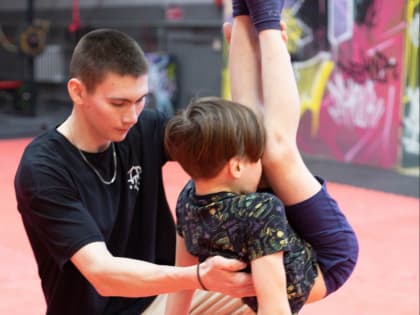 Тренеры и их ученики выступили на соревнованиях по воркауту в честь Дня защитника Отечества в Чите