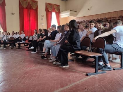 Единороссы провели мастер-класс по публичным выступлениям для студентов СПО