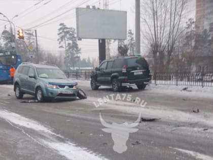 Три автомобиля столкнулись в Чите