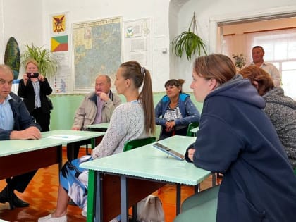 Депутат Госдумы А. Скачков сообщил, что «Единая Россия» помогла многодетной семье компьютерной техникой