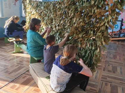 Сотрудники и воспитанники Нерчинского социально-реабилитационного центра «Гарант» помогают землякам на СВО