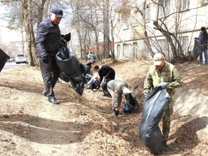 Депутаты парламента Забайкалья поучаствовали в субботнике в Чите