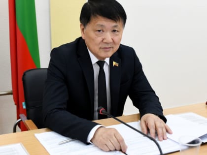 «Дороги – визитная карточка региона»: глава Заксобрания Кон Ен Хва поздравил работников дорожного хозяйства с профессиональным праздником