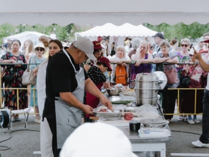 ​Фестиваль «Вкусы народов Забайкалья на Великом чайном пути» завершился ярким праздником на площади Ленина