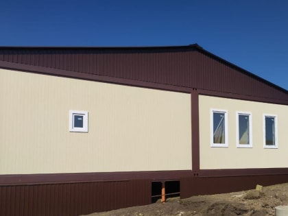 Работы по монтажу фельдшерско-акушерского пункта в селе Куйтун продолжаются