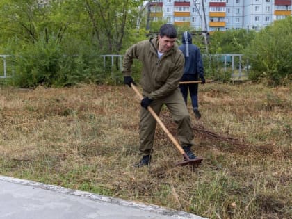 Субботник на Забайкальской железной дороге: коллективы помогают школам