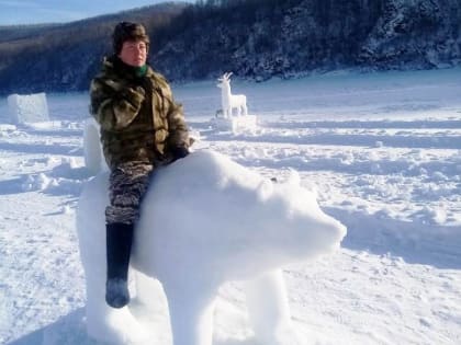 Жители села Ломы Сретенского района своими руками создают снежный городок