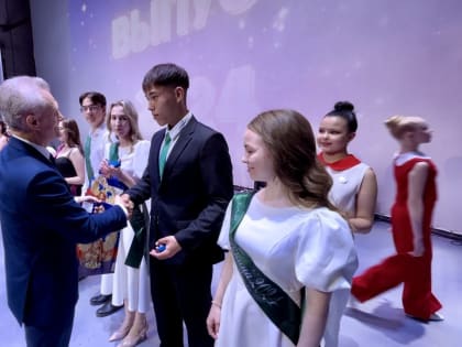 Торжественная церемония награждения выпускников прошла в Краснокаменске