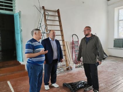Сергей Михайлов оценил проведение капремонта спортивных залов в сельских школах Забайкалья