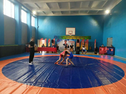 В память об участнике СВО Анатолии Сотникове в Чите впервые проходят соревнования по греко-римской борьбе