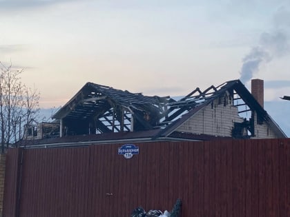 Огнеборцы ликвидировали пожар в двухэтажном жилом доме в Чите