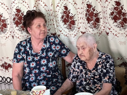 Осипов встретился со 100-летней труженицей тыла из Хилка