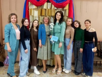 Хочу врачевать в Забайкалье: Премию главы администрации Читы получила студентка Читинского медколледжа