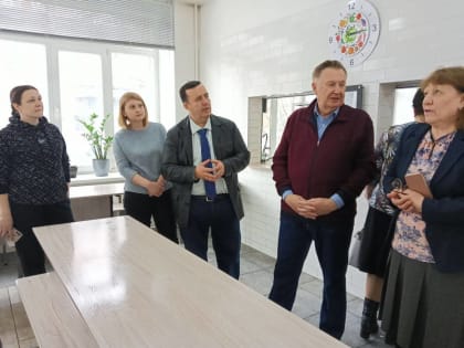 Единороссы проверили качество питания в читинской школе